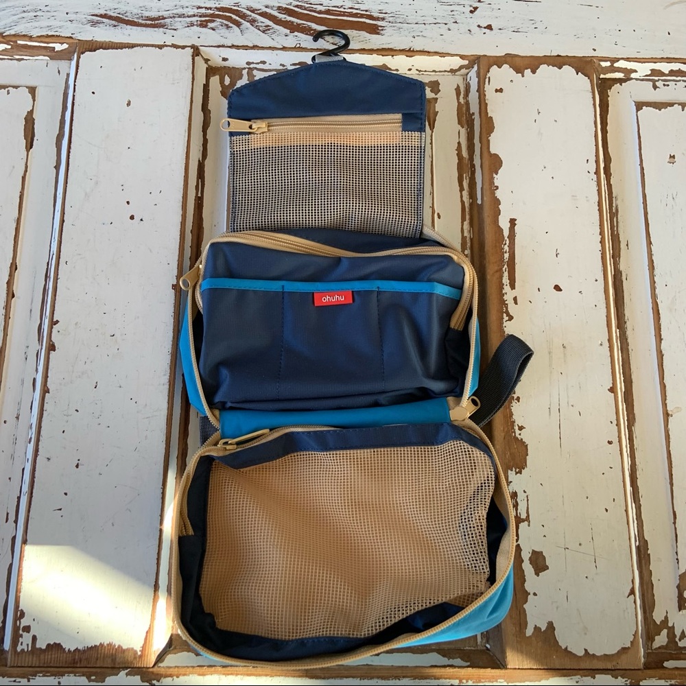 Multifunctional Waterproof Wash Bag Hangable